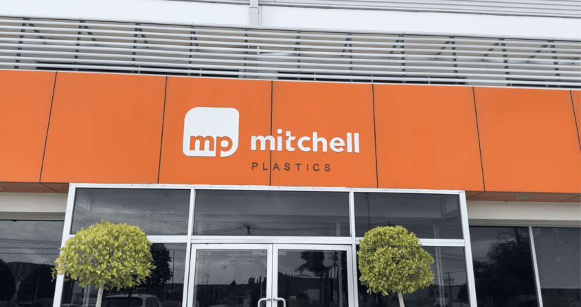 Mitchell Plastics impulsa su operación con energía solar de la mano de Solfium