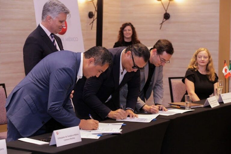 Solfium y el Gobierno de Jalisco firman convenio para impulsar la adopción de energía solar